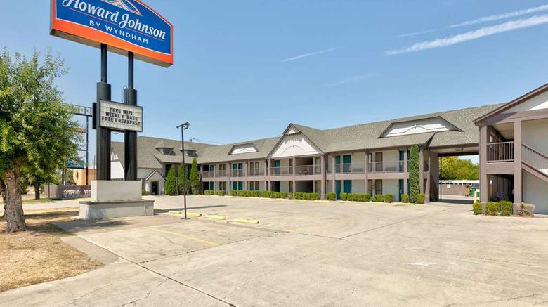 Howard Johnson San Marcos Exterior. Images powered by <a href="https://iceportal.shijigroup.com" target="_blank" rel="noopener">Ice Portal</a>.