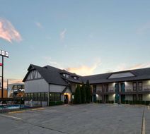 Howard Johnson San Marcos Exterior