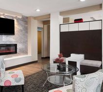Baymont by Wyndham Boardman Lobby