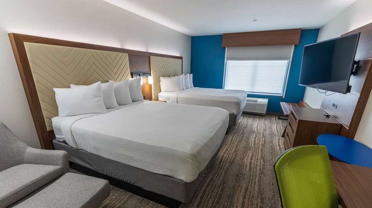 Wingate by Wyndham Lafayette Airport Room