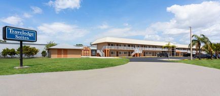 Travelodge Suites Lake Okeechobee Exterior