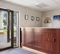 Days Inn Middletown Lobby