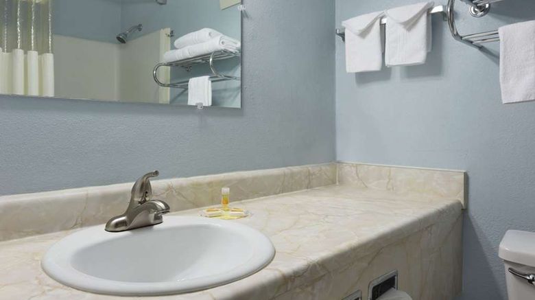 <b>Days Inn Middletown Room</b>. Images powered by <a href="https://iceportal.shijigroup.com/" title="IcePortal" target="_blank">IcePortal</a>.