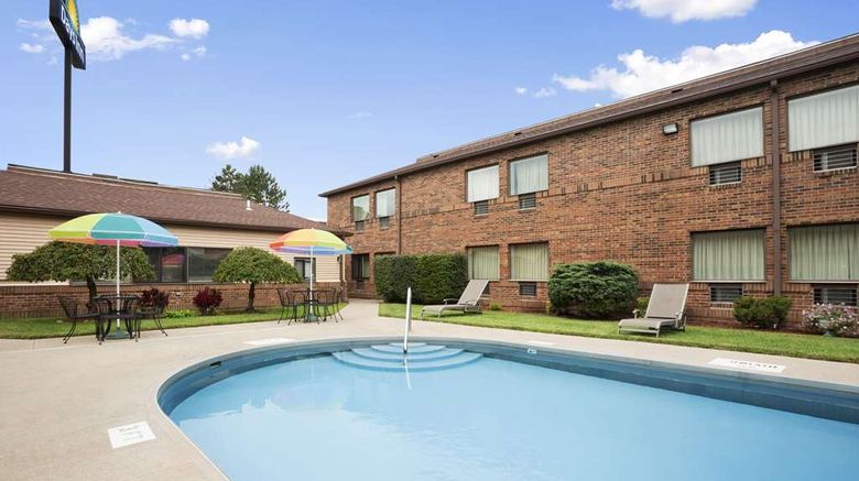 <b>Days Inn Middletown Pool</b>. Images powered by <a href="https://iceportal.shijigroup.com/" title="IcePortal" target="_blank">IcePortal</a>.