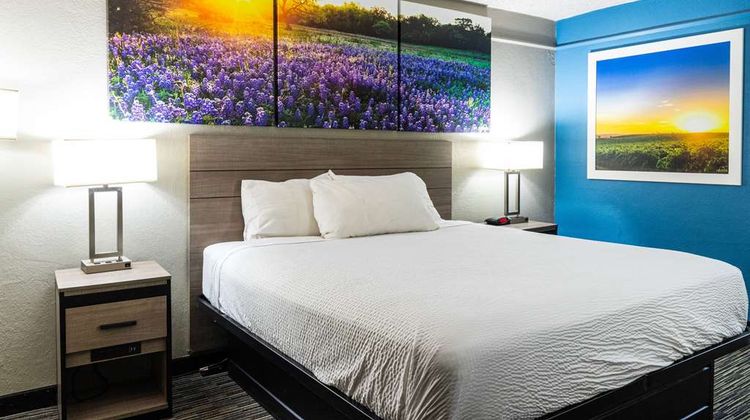 Days Inn N.W. Medical Center Room