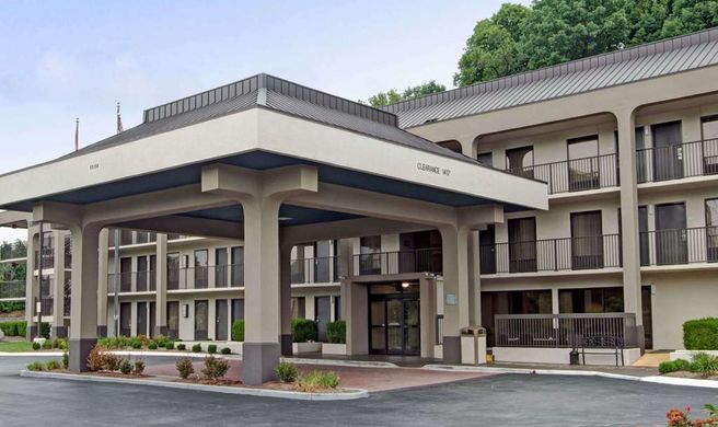 Baymont Inn & Suites Nashville Airport Exterior
