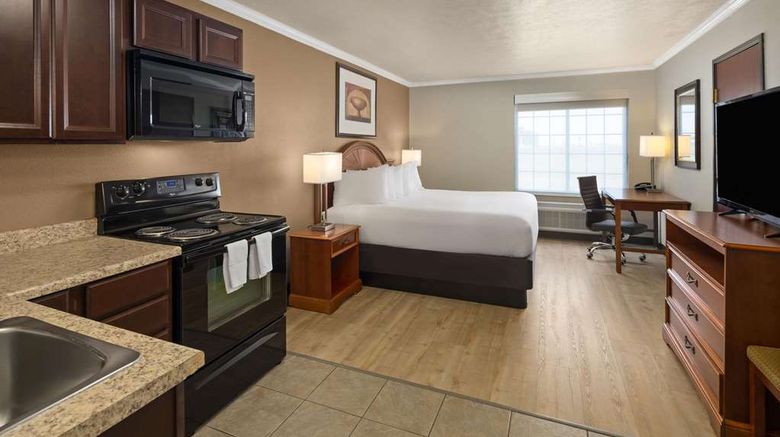 <b>Ramada Moses Lake Suite</b>. Images powered by <a href="https://iceportal.shijigroup.com/" title="IcePortal" target="_blank">IcePortal</a>.