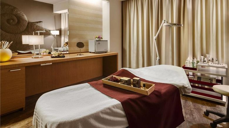 <b>Ramada Oradea Spa</b>. Images powered by <a href="https://iceportal.shijigroup.com/" title="IcePortal" target="_blank">IcePortal</a>.