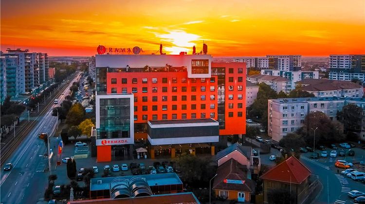 Ramada Oradea Exterior