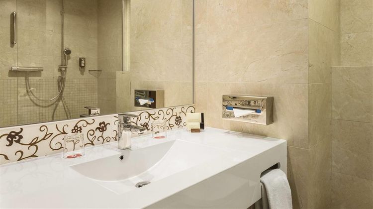 Ramada Oradea Room