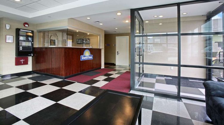 Days Inn Bronx-Yankee Stadium Lobby