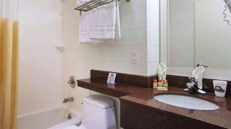 Days Inn Bronx-Yankee Stadium Room