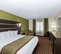 Baymont Inn & Suites Louisville South Room
