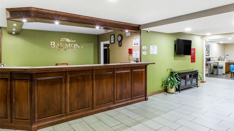 Baymont Inn & Suites Louisville South Lobby