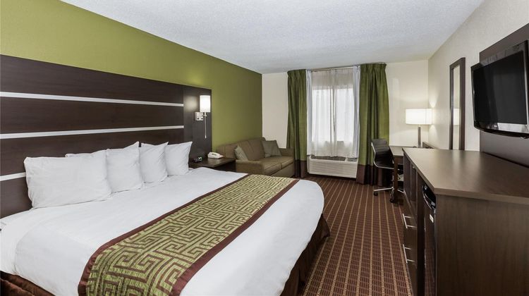 Baymont Inn & Suites Louisville South Room