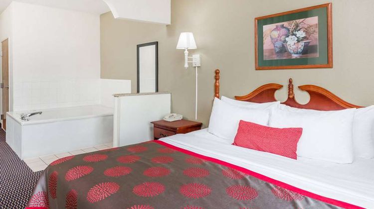 Ramada Columbia Suite
