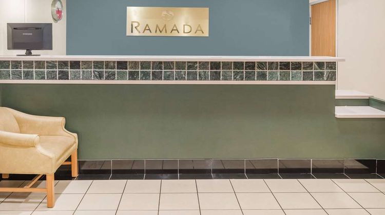 Ramada Columbia Lobby