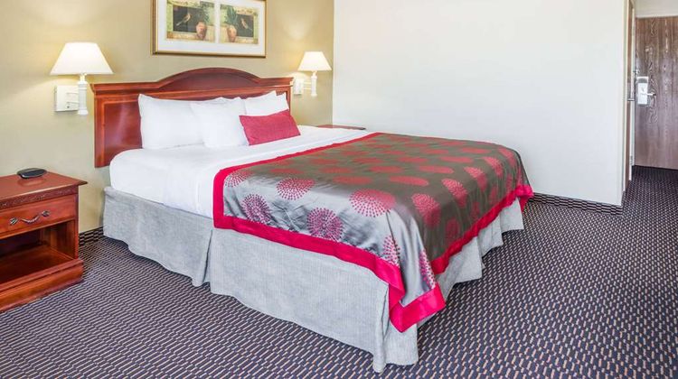 Ramada Columbia Room