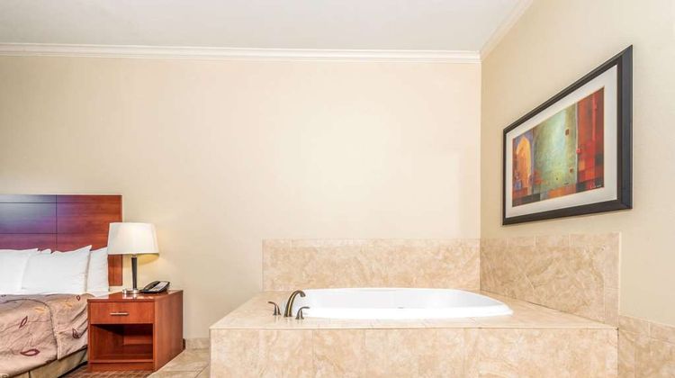 Ramada College Station Suite