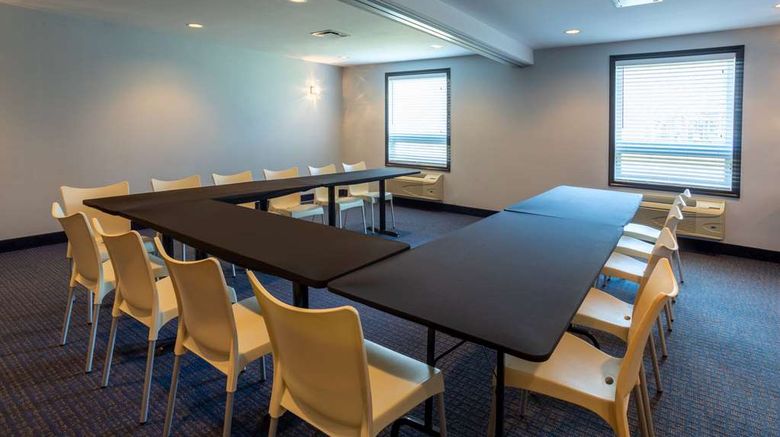 <b>Super 8 Lachenaie/Terrebonne Meeting</b>. Images powered by <a href="https://iceportal.shijigroup.com/" title="IcePortal" target="_blank">IcePortal</a>.
