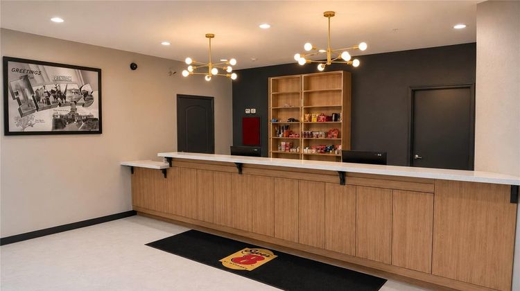 Super 8 Brenham Lobby