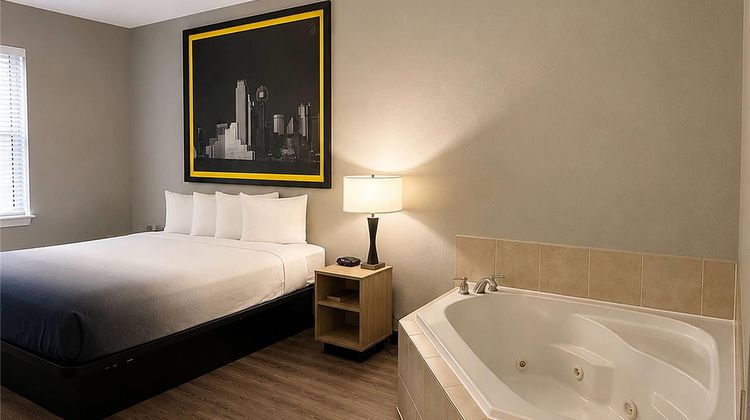 Super 8 Brenham Room