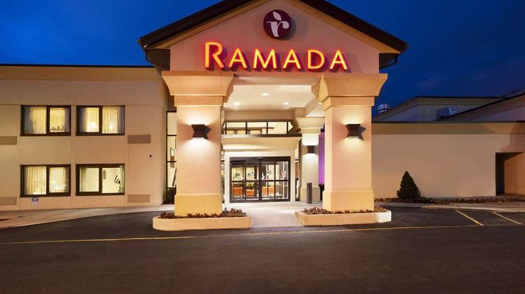 Ramada Newark/Wilmington Exterior