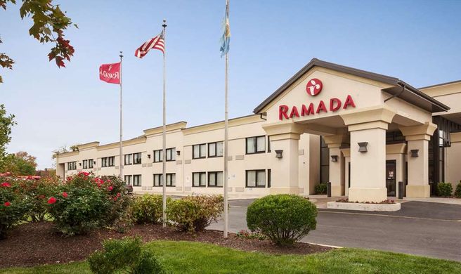 Ramada Newark/Wilmington Exterior