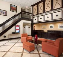 Ramada Newark/Wilmington Lobby
