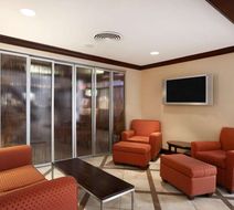 Ramada Newark/Wilmington Lobby