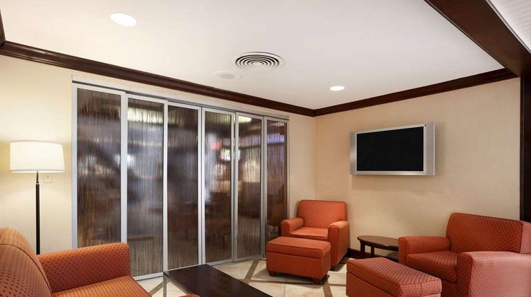 Ramada Newark/Wilmington Lobby