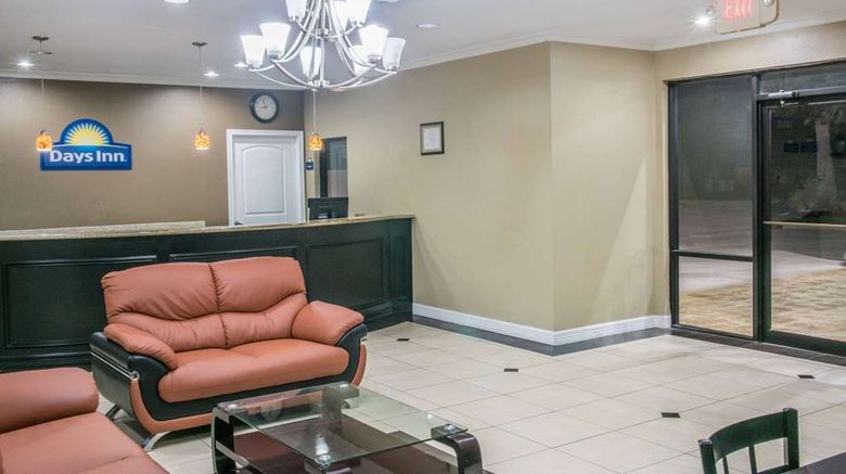 <b>Days Inn Humble/Houston Intercon Arpt Lobby</b>. Images powered by <a href="https://iceportal.shijigroup.com/" title="IcePortal" target="_blank">IcePortal</a>.
