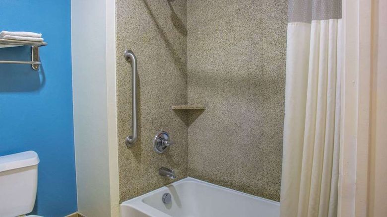 <b>Days Inn Humble/Houston Intercon Arpt Room</b>. Images powered by <a href="https://iceportal.shijigroup.com/" title="IcePortal" target="_blank">IcePortal</a>.