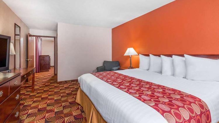 Baymont Inn & Suites Plainfield Room