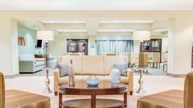 <b>Wingate by Wyndham Bossier City Lobby</b>. Images powered by <a href="https://iceportal.shijigroup.com/" title="IcePortal" target="_blank">IcePortal</a>.