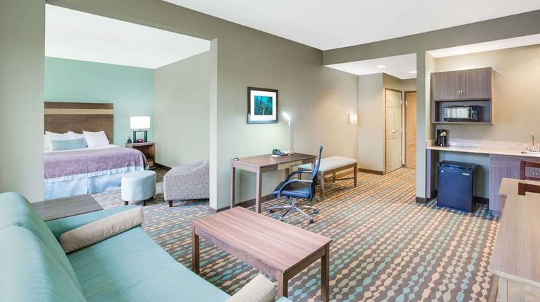 <b>Wingate by Wyndham Bossier City Suite</b>. Images powered by <a href="https://iceportal.shijigroup.com/" title="IcePortal" target="_blank">IcePortal</a>.