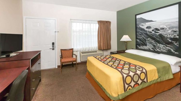 Super 8 Monterey Room