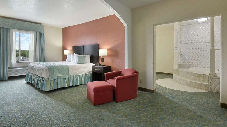 <b>Ramada Hewitt Suite</b>. Images powered by <a href="https://iceportal.shijigroup.com/" title="IcePortal" target="_blank">IcePortal</a>.