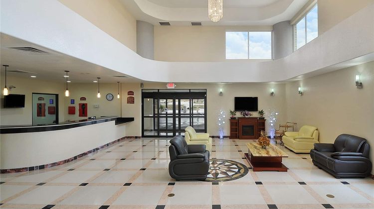 Ramada Hewitt Lobby