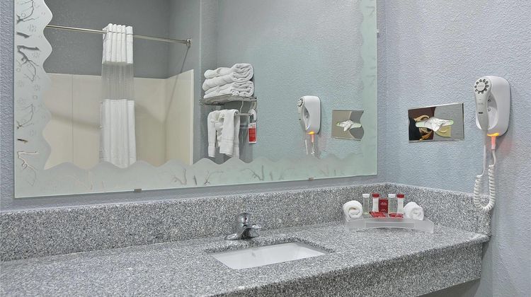 Ramada Hewitt Room