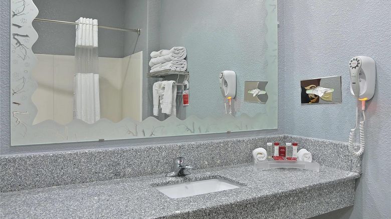 <b>Ramada Hewitt Room</b>. Images powered by <a href="https://iceportal.shijigroup.com/" title="IcePortal" target="_blank">IcePortal</a>.
