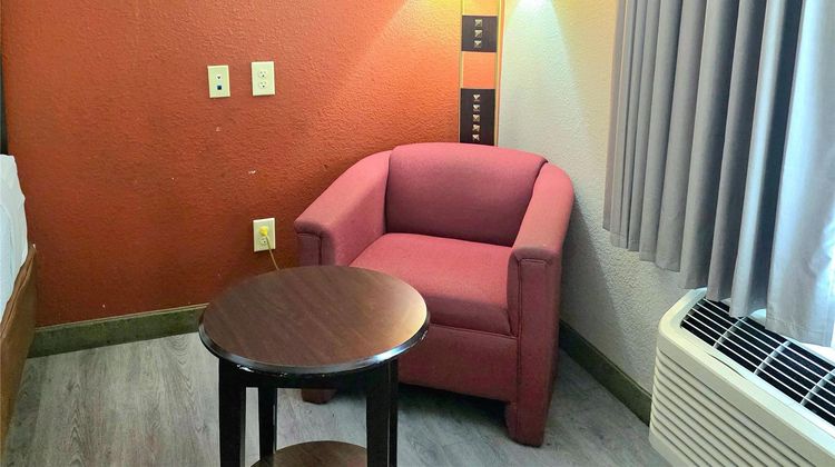 Ramada Hewitt Room