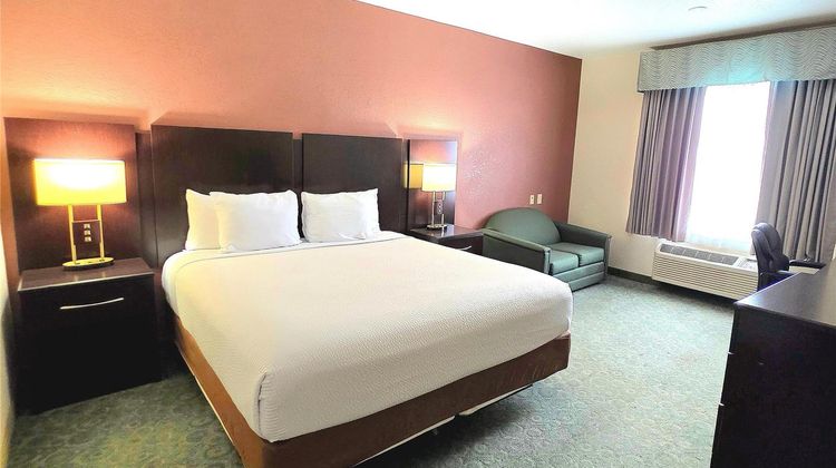 Ramada Hewitt Suite