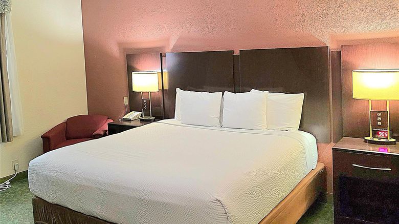 <b>Ramada Hewitt Room</b>. Images powered by <a href="https://iceportal.shijigroup.com/" title="IcePortal" target="_blank">IcePortal</a>.