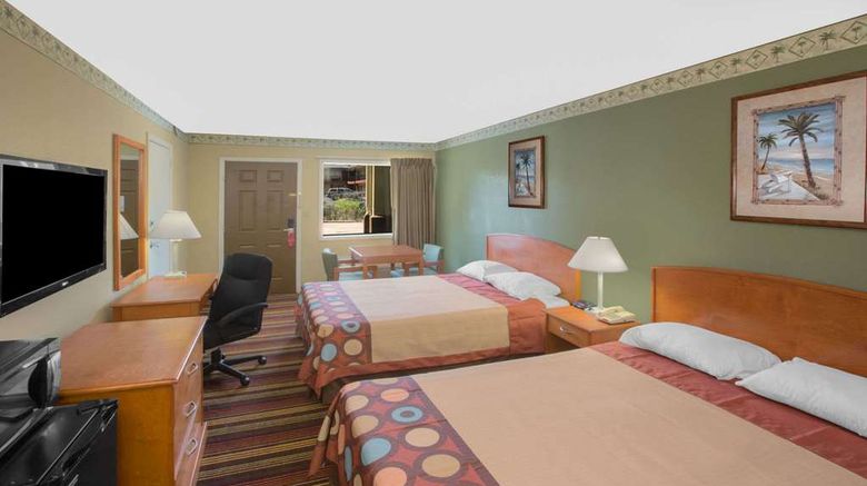 <b>Super 8 Shreveport Room</b>. Images powered by <a href="https://iceportal.shijigroup.com/" title="IcePortal" target="_blank">IcePortal</a>.