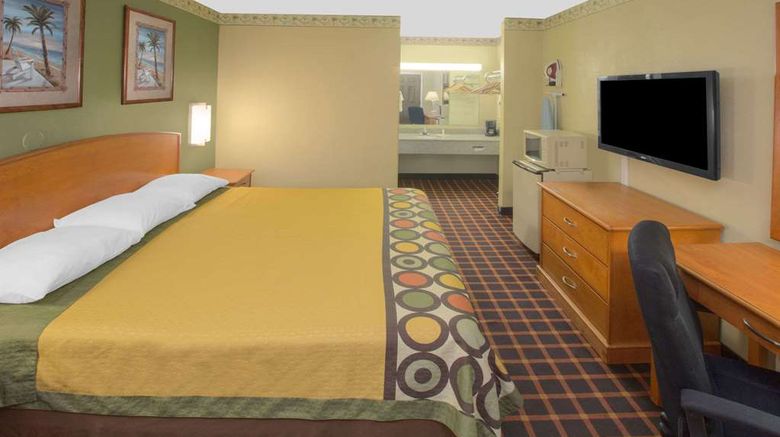 <b>Super 8 Shreveport Room</b>. Images powered by <a href="https://iceportal.shijigroup.com/" title="IcePortal" target="_blank">IcePortal</a>.