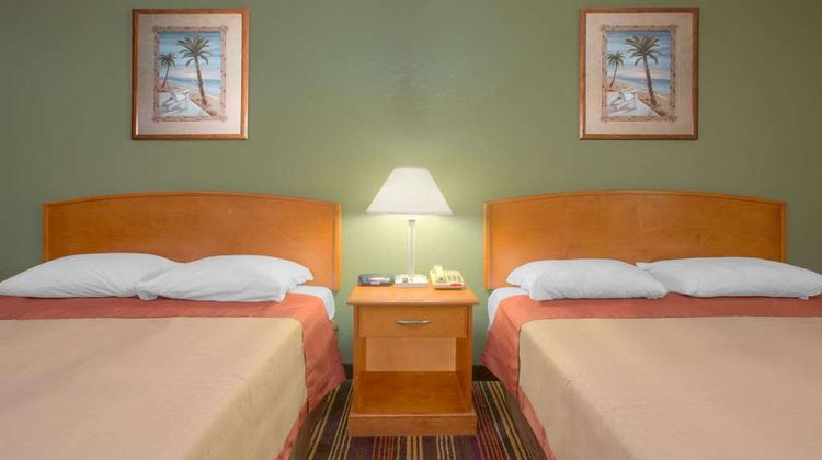 Super 8 Shreveport Room