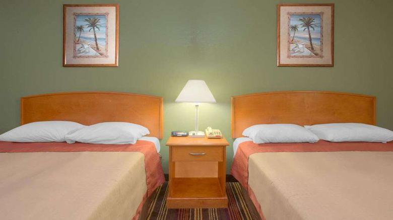 <b>Super 8 Shreveport Room</b>. Images powered by <a href="https://iceportal.shijigroup.com/" title="IcePortal" target="_blank">IcePortal</a>.