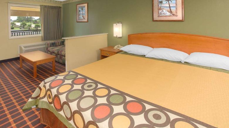 <b>Super 8 Shreveport Room</b>. Images powered by <a href="https://iceportal.shijigroup.com/" title="IcePortal" target="_blank">IcePortal</a>.