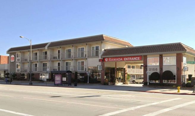 Ramada Pasadena Exterior